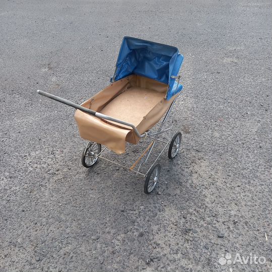 Игрушечная коляска