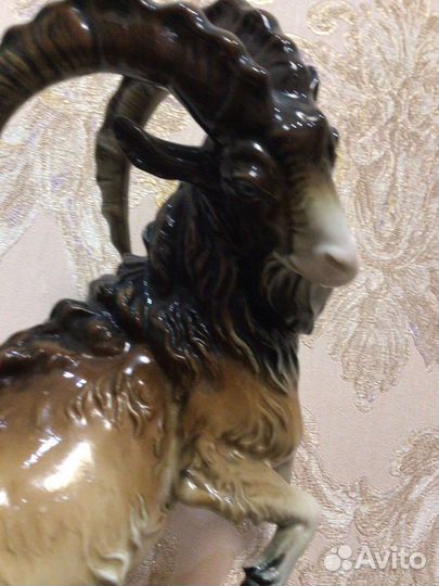 Статуэтка Козел с ящрицей Karl Ens Германия