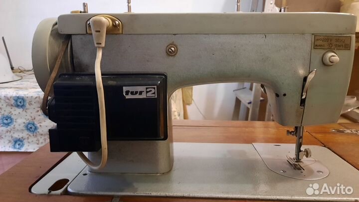 Продам швейную машинку