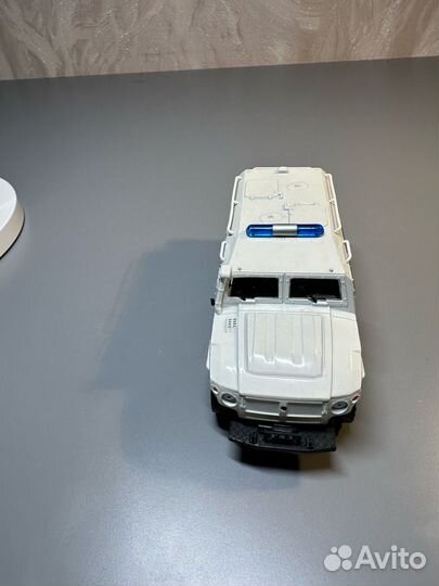 Модель автомобиля тигр 1/43