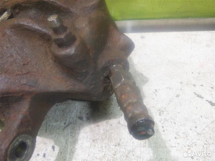 Суппорт передний правый Вольво 940