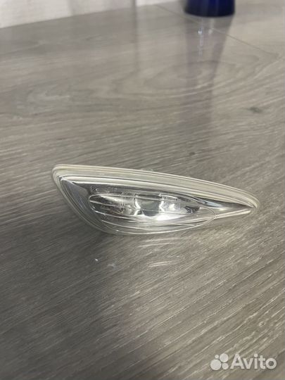 Продам повторители поворота на Ауди А6