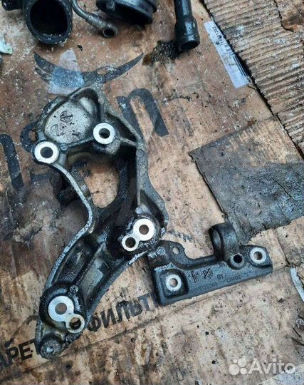 Кронштейн генератора Peugeot Partner (M59) рест