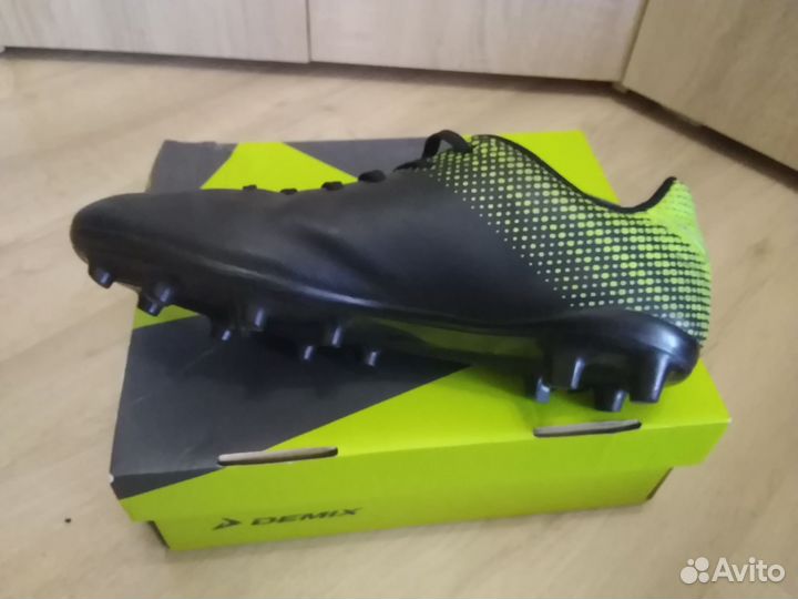 Футбольные бутсы demix