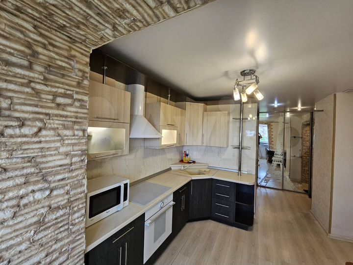 2-к. квартира, 55 м², 3/9 эт.