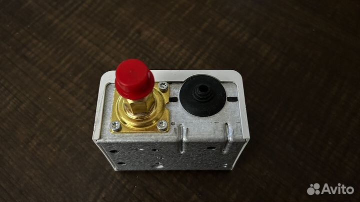 Реле давления Danfoss KPI 35 G1/4
