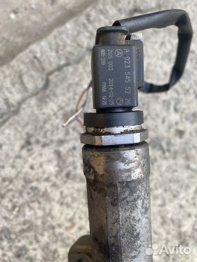 Рейка топливная рампа Mercedes-Benz