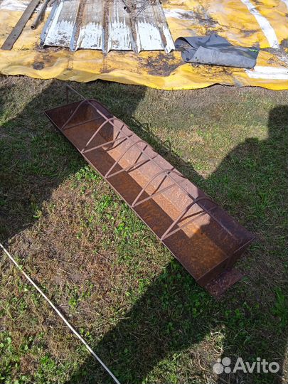 Кормушка для п