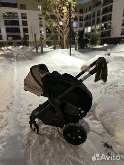 Коляска два в одном Happy Baby Mommer PRO