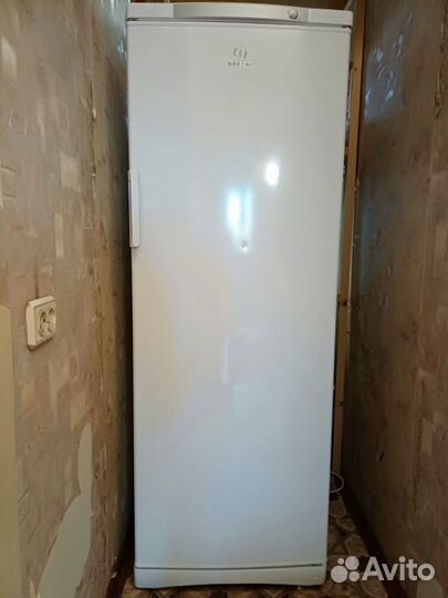 Морозильный шкаф