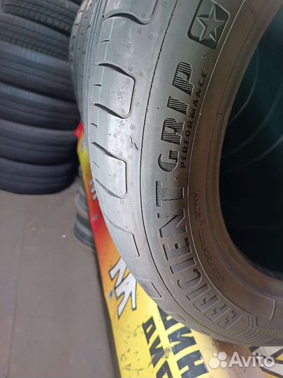 Goodyear EfficientGrip 225/55 R17 101W