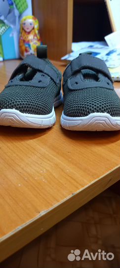 Кроссовки детские
