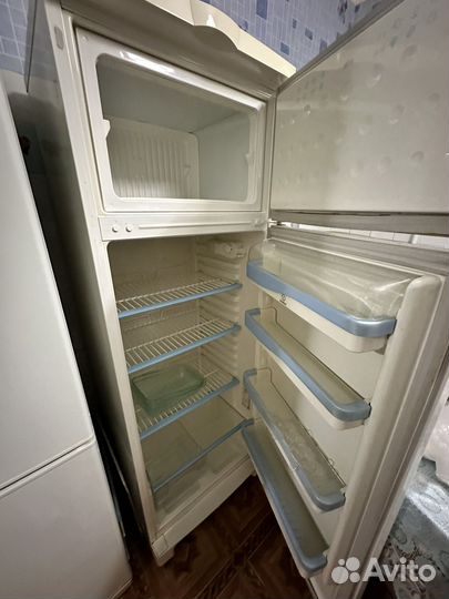 Холодильник indesit