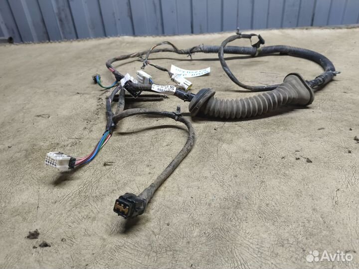 Проводка передней правой двери nissan primera P11