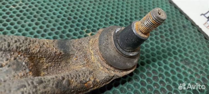 Рычаг передний нижний правый VW Touareg 2002-2010