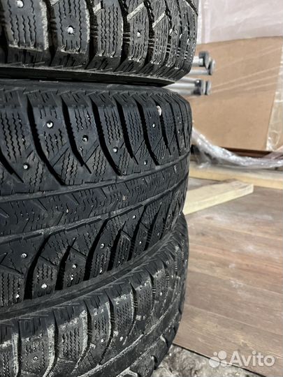 Bridgestone Ice Cruiser 7000 225/65 R17