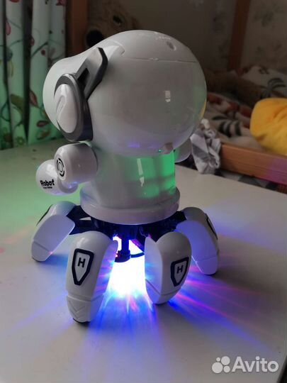 Игрушка робот- осьминожка. Швейная машинка, утюг