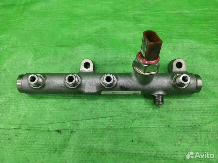 Топливная рейка левая + датчик 3.0 TDI VAG