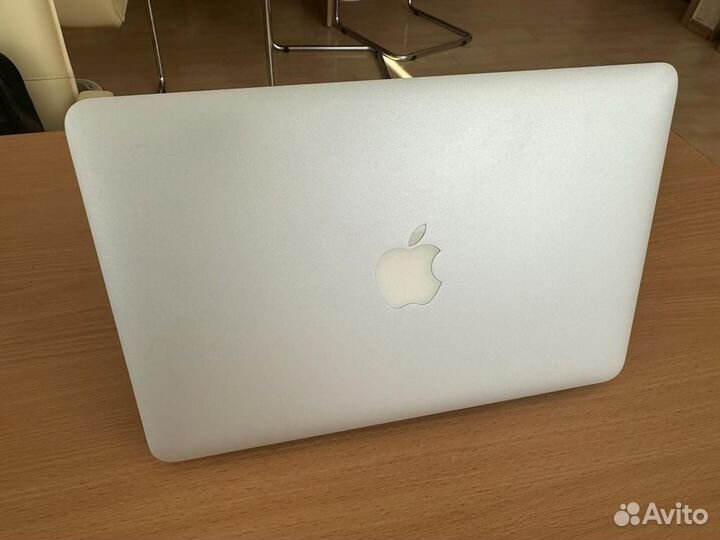 Apple Macbook air mid 2012