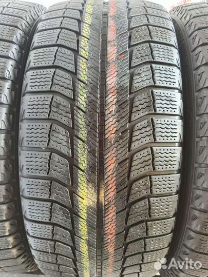 Michelin X-Ice XI2 215/45 R17 97V