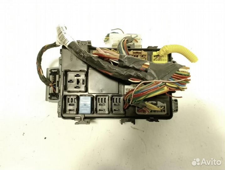 Блок предохранителей салонный Kia Rio