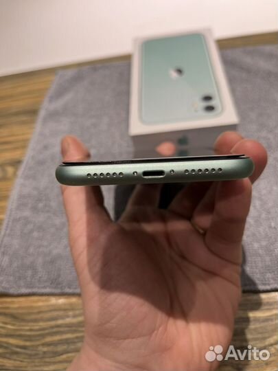iPhone 11, 64 ГБ