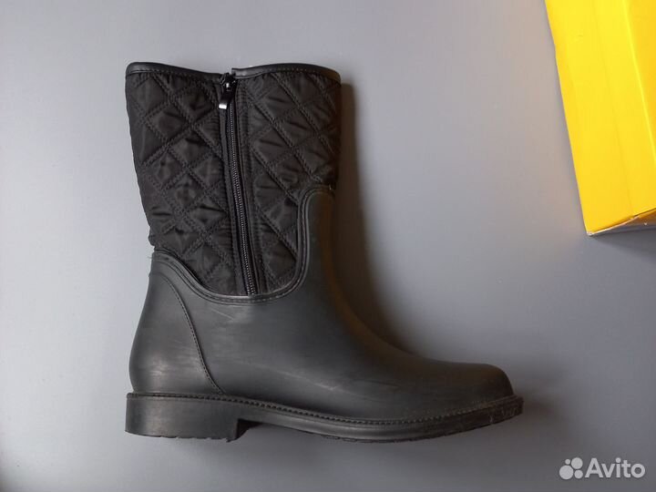 Резиновые сапоги женские высокие на 36 Россия