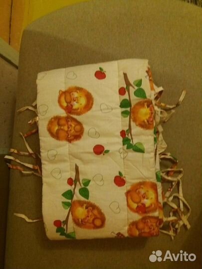 Бортик в кроватку