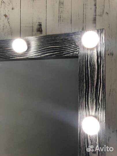 Зеркало с лампочками