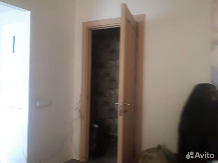 Остатки фарнитуры от двери