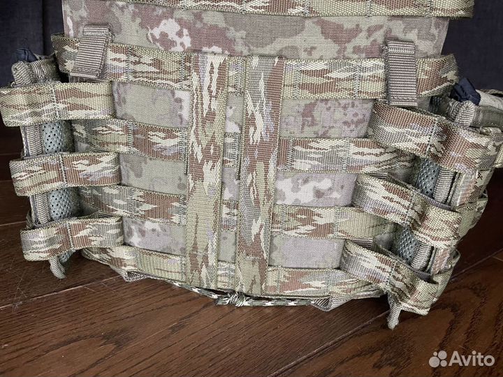 Бронежилет с подсумками