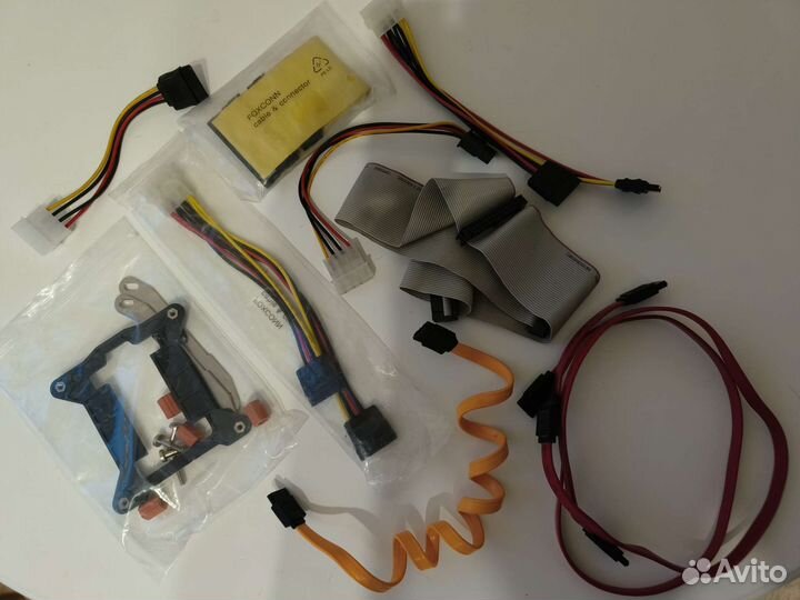 SATA кабеля, кабель питания жёсткого диска и др