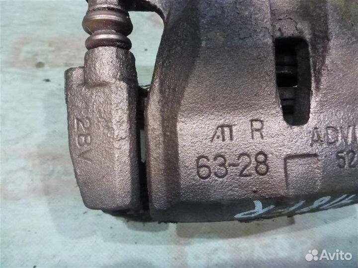 Суппорт передний правый Toyota Rav4 ASA44 2arfe