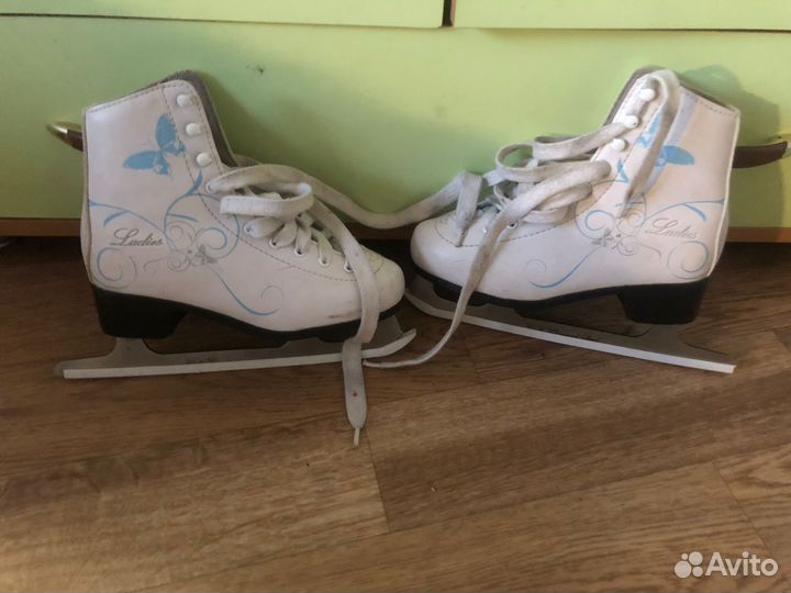 Коньки белые женские