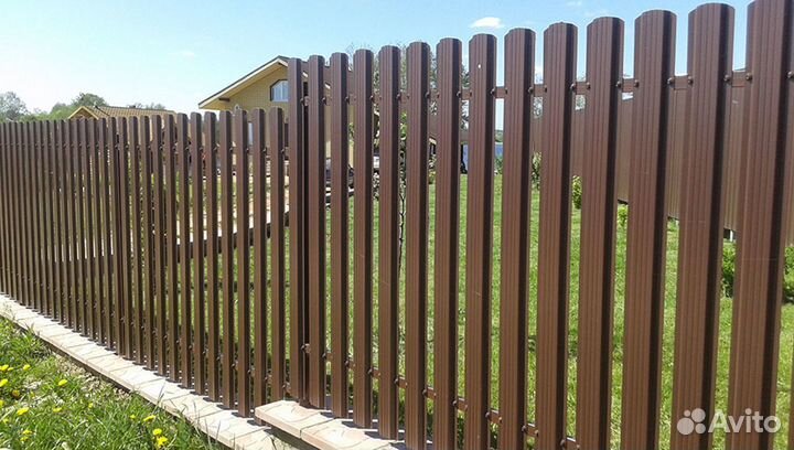 Фигурный металлический штакетник
