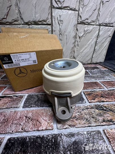 A2122403217 Mercedes подушка двигателя E212 E218