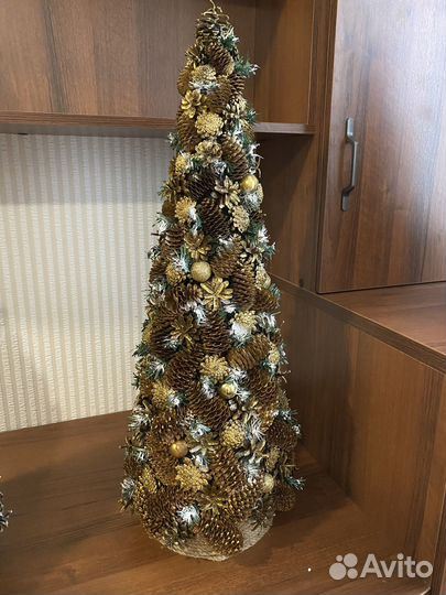 Елки из шишек