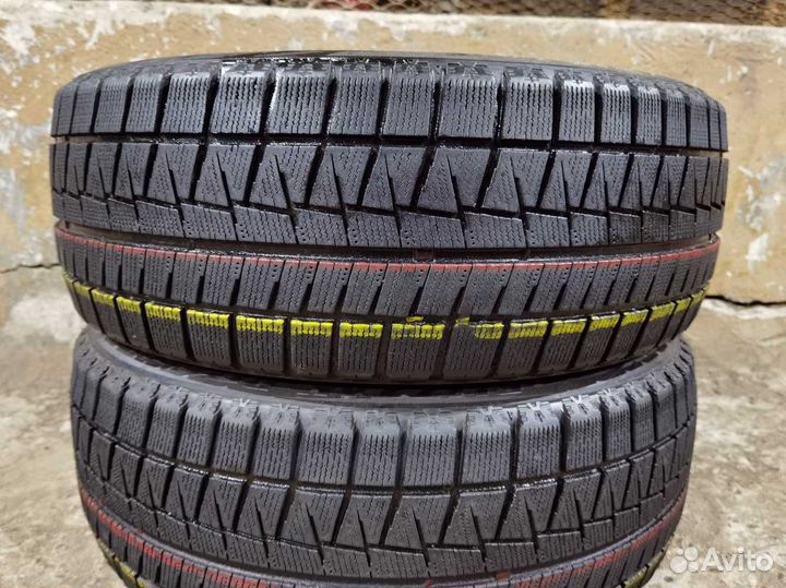 Bridgestone Blizzak Revo GZ 215/45 R17 87Q