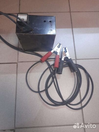 Автомобильное зарядное устройство для акб