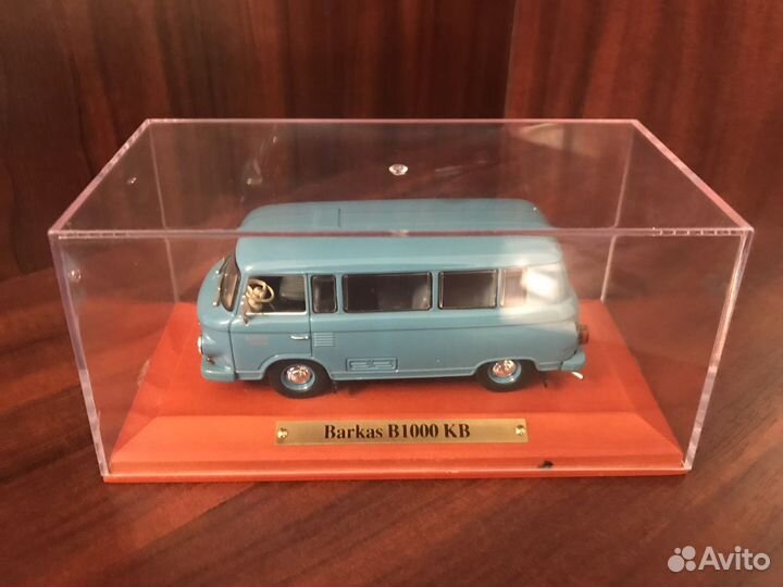 Модель автомобиля 1/43 Barkas R1000 KB