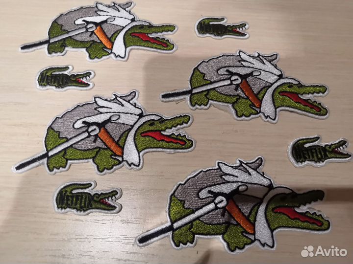 Нашивки Lacoste