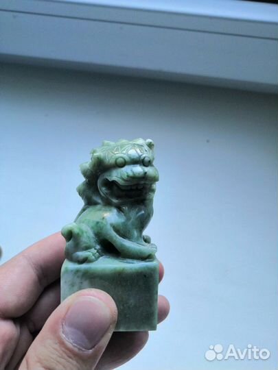 Нефрит, статуэтка