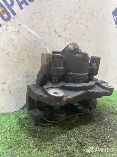 Суппорт передний левый Renault Grand Scenic 3