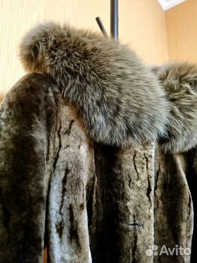 Шуба мутоновая с капюшоном 46 48