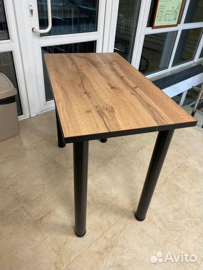 Журнальный столик