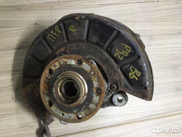 Поворотный кулак правый VAG 3C0407254F