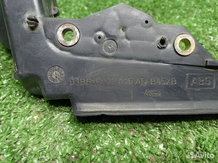 Воздуховод передней левой двери Ford Mondeo 2