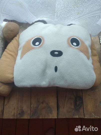 Подушки разные 2шт и Светильник настольный детские