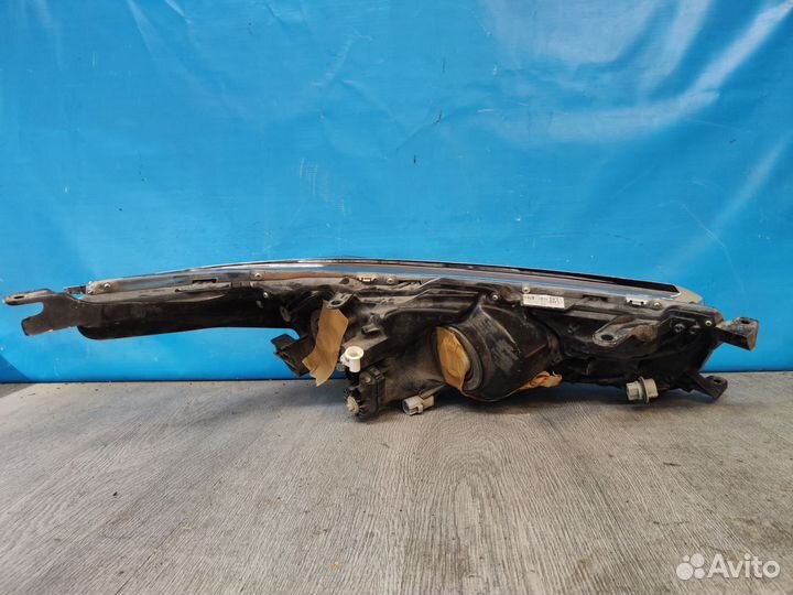 Фара левая Toyota Corolla 11 Е180 2013