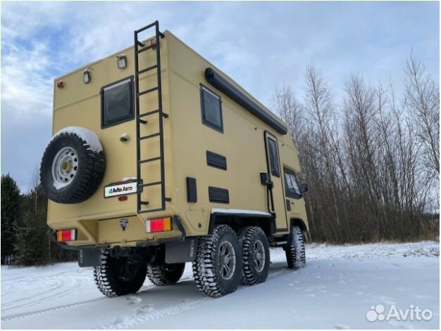 Альковный Pinzgauer 712, 2022